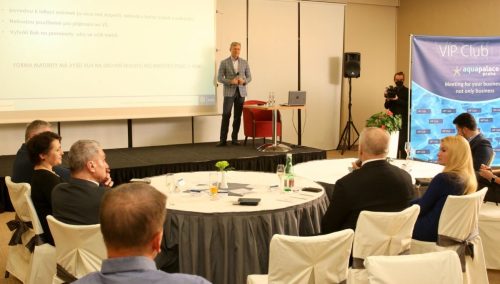 49B9BFF9-1AC0-4BA6-8234-EE8E11476876