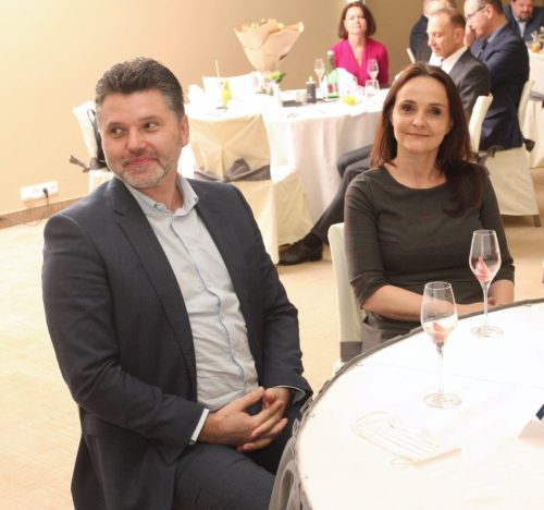 4D240B5B-894E-4948-A651-67AB9921CFB1