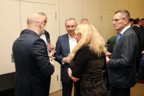 553EF03B-2623-4E4A-B2AA-17D56EFADB7A