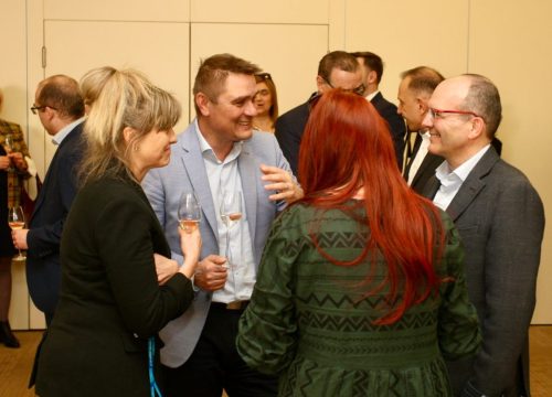 5D3C9A58-5494-4D19-9886-F07DABBC232E