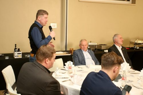 824119F6-AE64-40FC-9783-CF9C78C4BE88