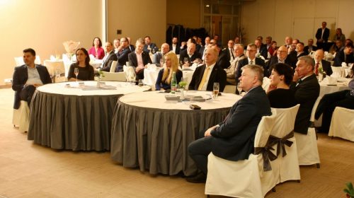 8E9BFB47-490E-4C24-B6EE-45B5128B8B5F