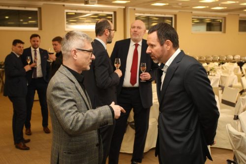 9847962F-C45B-4941-8448-968BC495BE8B