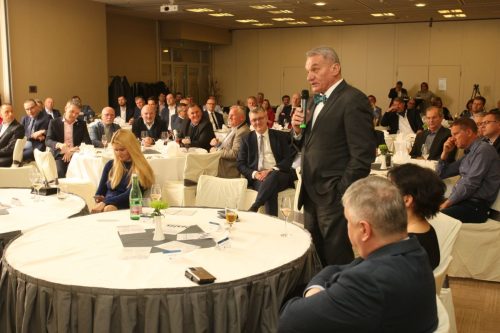 A532512F-D1F1-46BE-9133-4D5F704E9004