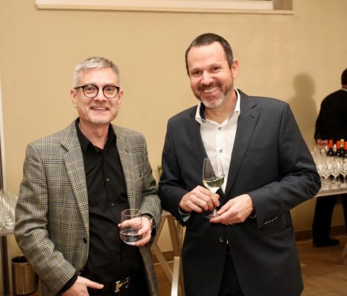 A8D3CBF8-D10A-46ED-A825-8777836CBB7A