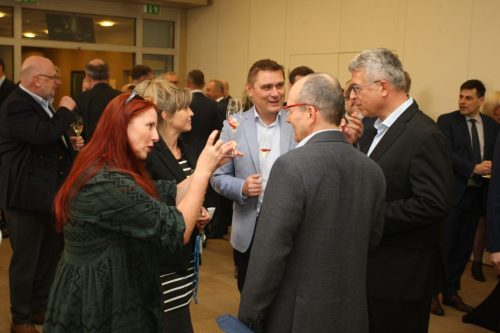 F52DE831-CD3E-49BB-B9B4-A606D1F41446