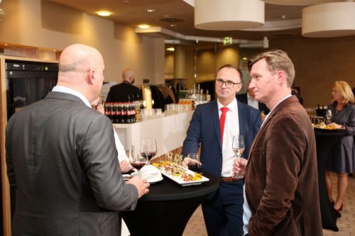 0B6DC222-6601-4901-A46E-4F4B996706DB