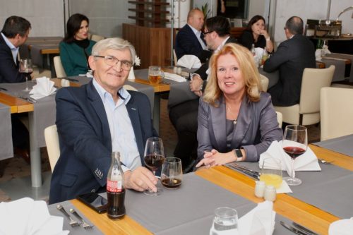 10A5D3F7-9628-4235-97A8-C29FEA65C33E