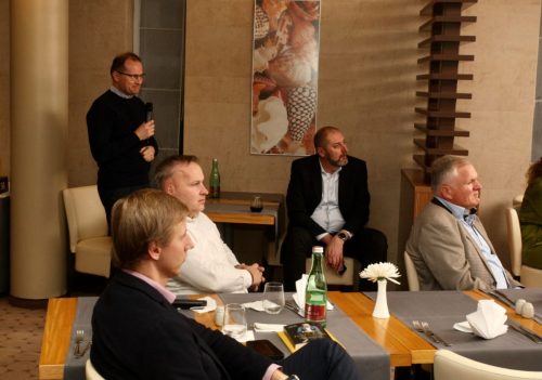 17E3DB6F-C8F2-4F6A-B048-1BE88CBD6D4D