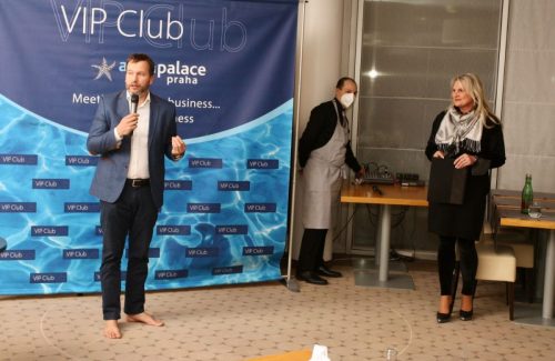 885C8FF2-45D6-487F-A40F-F579ED148536