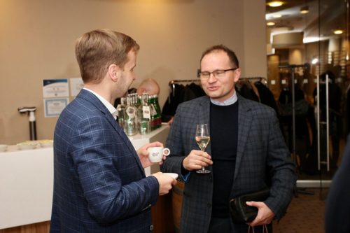 90AEA4BB-2D73-4C58-9F13-DA1062B837A8