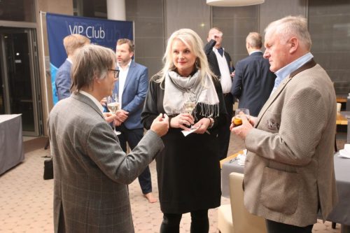 9800DA9E-5063-4711-AA67-8654B2E55090