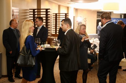 A1C0DA6D-38BB-4636-B614-E466FF4C6ED6