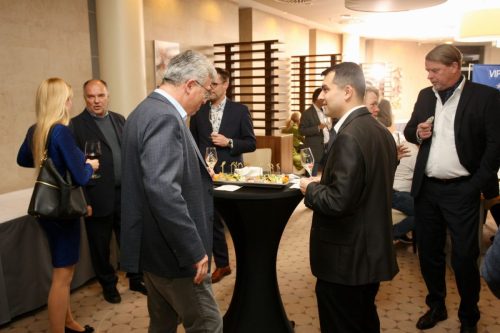 A933D5B0-E92D-4BCA-85E4-4CE40DA08CD2