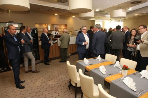 0D17B4AE-4D3E-4F78-A0C7-C8668F2FE604