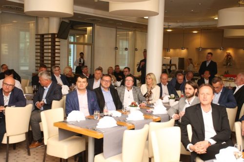 1C3FD692-59B6-430D-9E00-59829260F11B