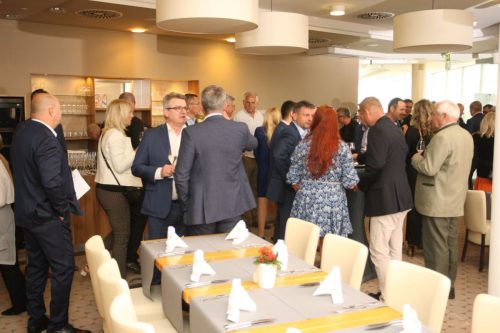 92C5B4F3-3842-412C-B930-21CE6ED7DE98