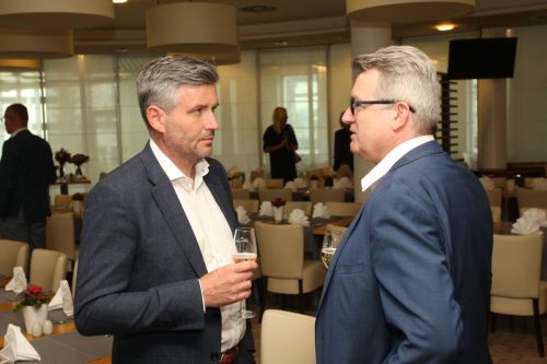 AD546D2D-FD30-4DBF-B6A9-629271EC126A