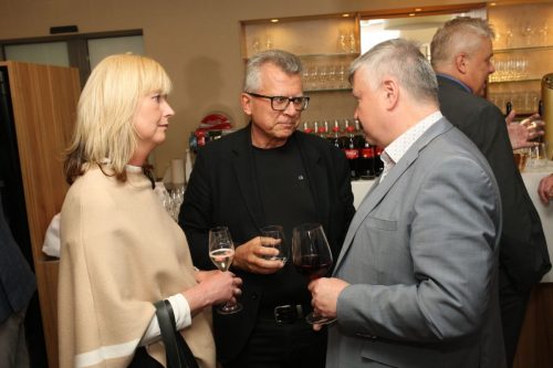 B7C2EB02-6533-4E8E-A42D-AD9E8599666C