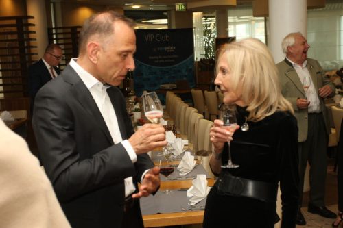 C1B41543-9DEB-494A-B530-D4B70E9DEFA5