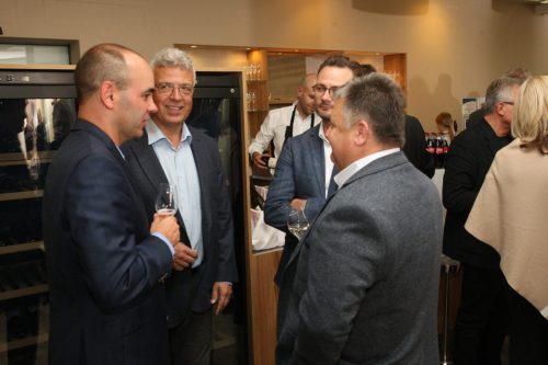 C706E714-BC89-493C-8DC4-0085DF78910E