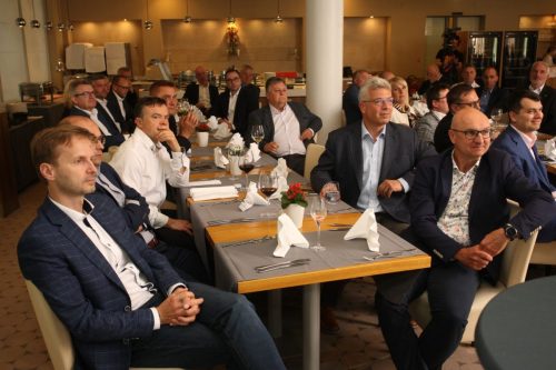 EEBB2E4D-AA10-4D96-A48E-218C8E409C16