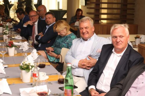 F3D4F2CC-81A7-48E4-BC9C-C9BD3295F354