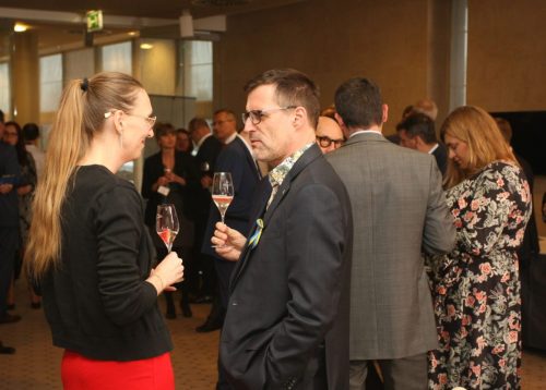 10F0592E-DF11-4314-B6DA-417D55C46BB7