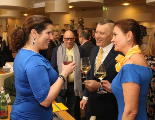 12FE5533-7CD1-47C1-8FEB-0B18D5324134