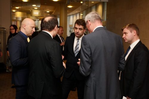 1E97ACF8-BB83-409E-B017-F5878ED2B279