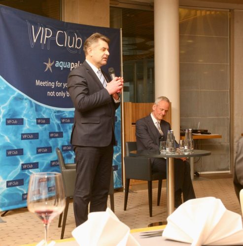 1FD82D15-5FB2-4D14-B8A0-0D353FF26873