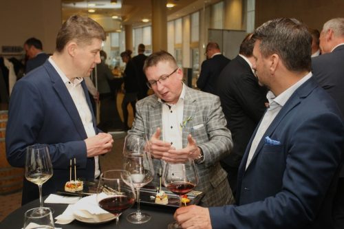 28B24491-4C93-4EA6-9F6C-F300BB3956E6