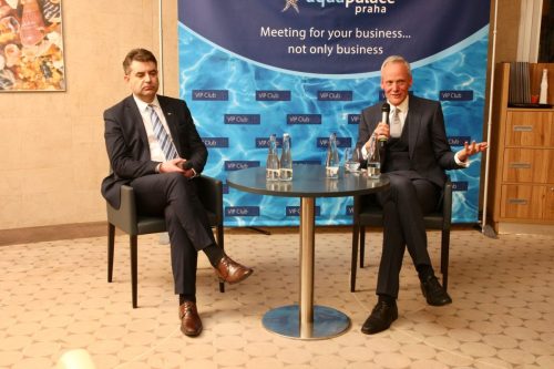 2F63FE96-4B89-4533-8D3B-9542D44E074E