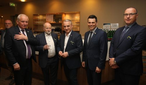 4A4FEBB8-2A04-4BAC-85C7-B4BDE15325C3