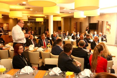 AC7BC786-BB61-41C8-8D12-88E9D68EDCC6