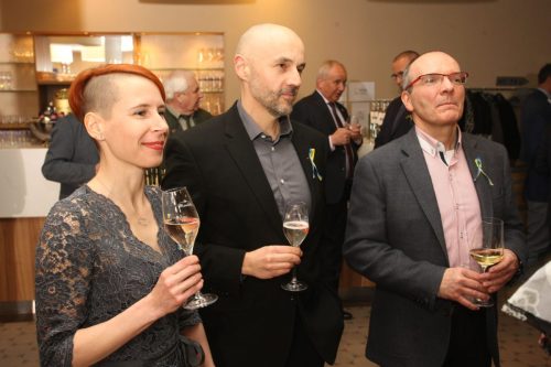 AD7156F7-8E3C-4AEC-8E4E-FF36A172FE3D