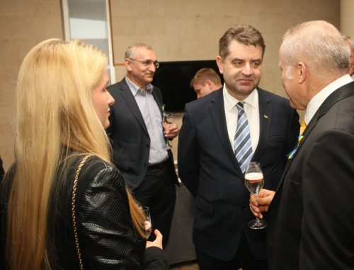 B0E6E4AA-B28D-4B6C-B362-838BA017049F