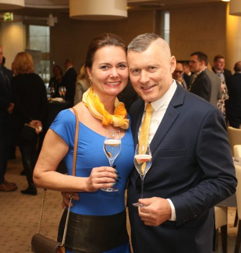 BAB26EC5-2B85-4E4E-8A7B-D177F892D570