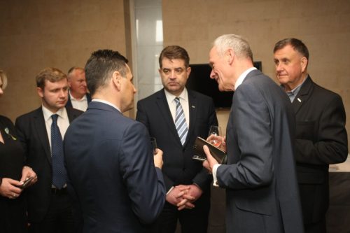 C27FC736-6965-4840-A76B-AF44A499BF9A