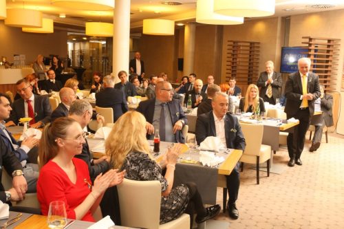 DEC5B201-B590-476D-BBB1-6B2A44C23915