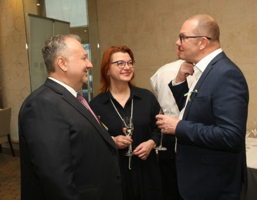 E01EEFD7-C87E-45E6-AD24-223E80C92410