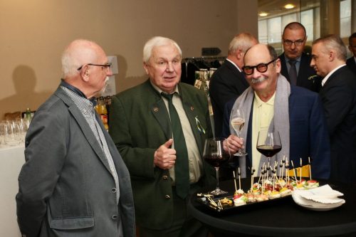 E41B0107-CB57-4482-8EA5-DB11275E7FC6