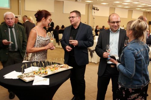 38B882D2-C72B-46DB-9B64-F67C1428D079