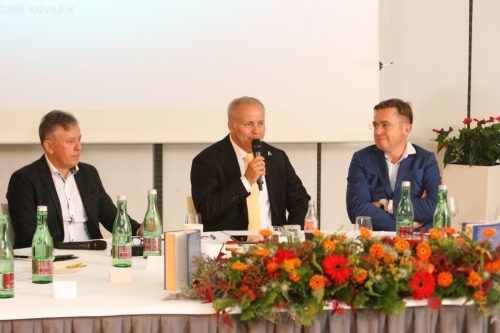 46B0C40E-FD9E-400B-9E99-1774169F5E0C