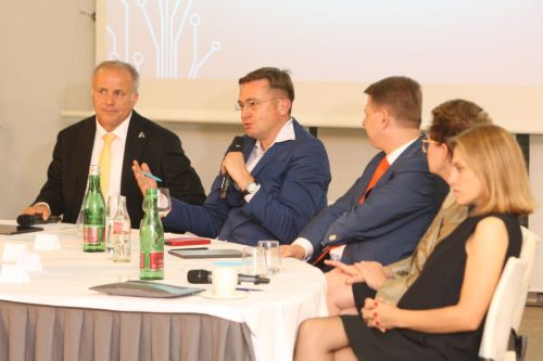 70C2C6CA-D8FD-48C9-9AAA-995680E3B429