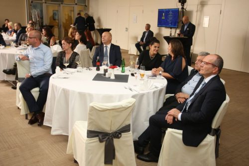 B24D9842-1DD2-46F1-AE69-800D33390982