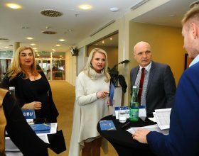 Bohuslav Svoboda , primátor hlavního města Prahy (5)