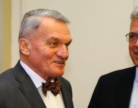 Bohuslav Svoboda , primátor hlavního města Prahy (35)