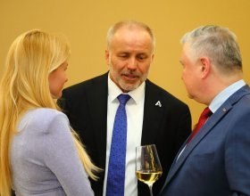 Bohuslav Svoboda , primátor hlavního města Prahy (60)