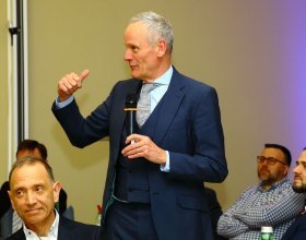 Bohuslav Svoboda , primátor hlavního města Prahy (85)